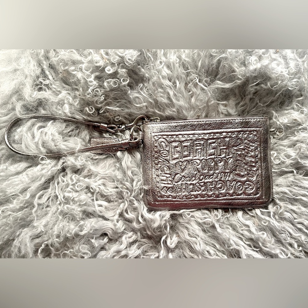 Coach Poppy Wristlet - Picture 2 of 4